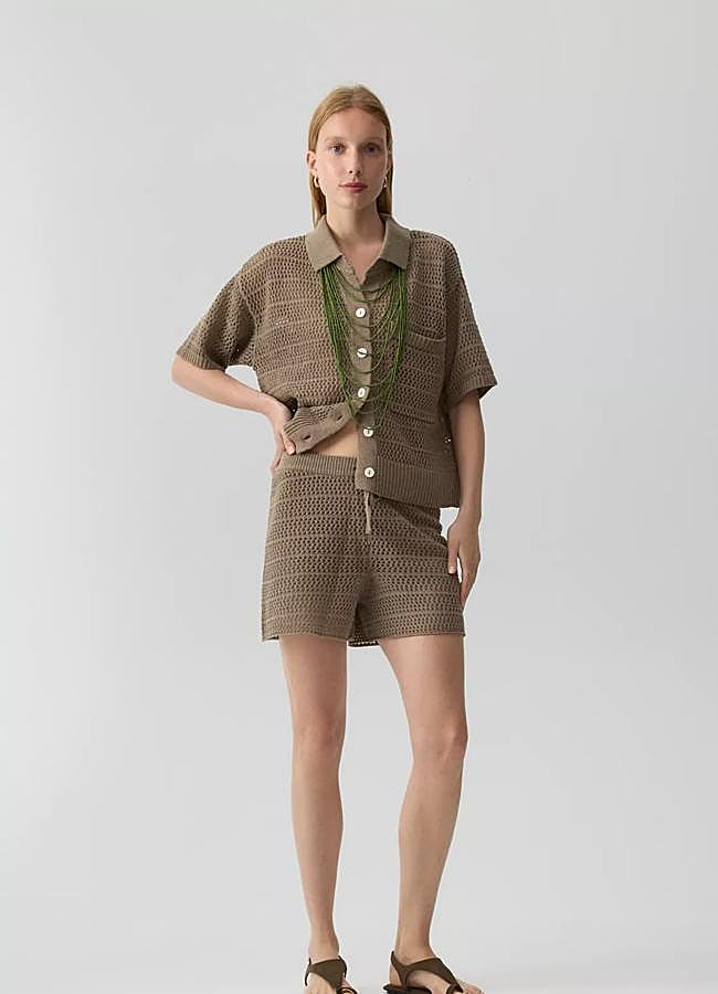 Imagen - Camisa calada y shorts en caqui de Lefties.