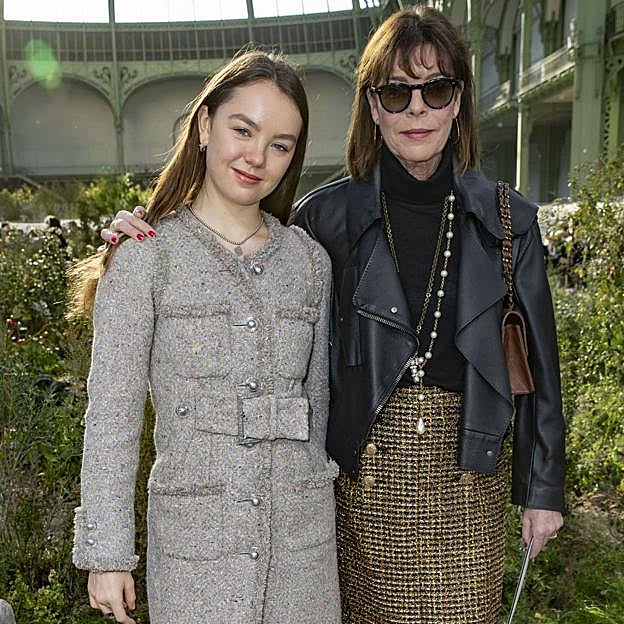 Alexandra de Hannover tiene en su madre, Carolina de Mónaco, un referente de estilo. 