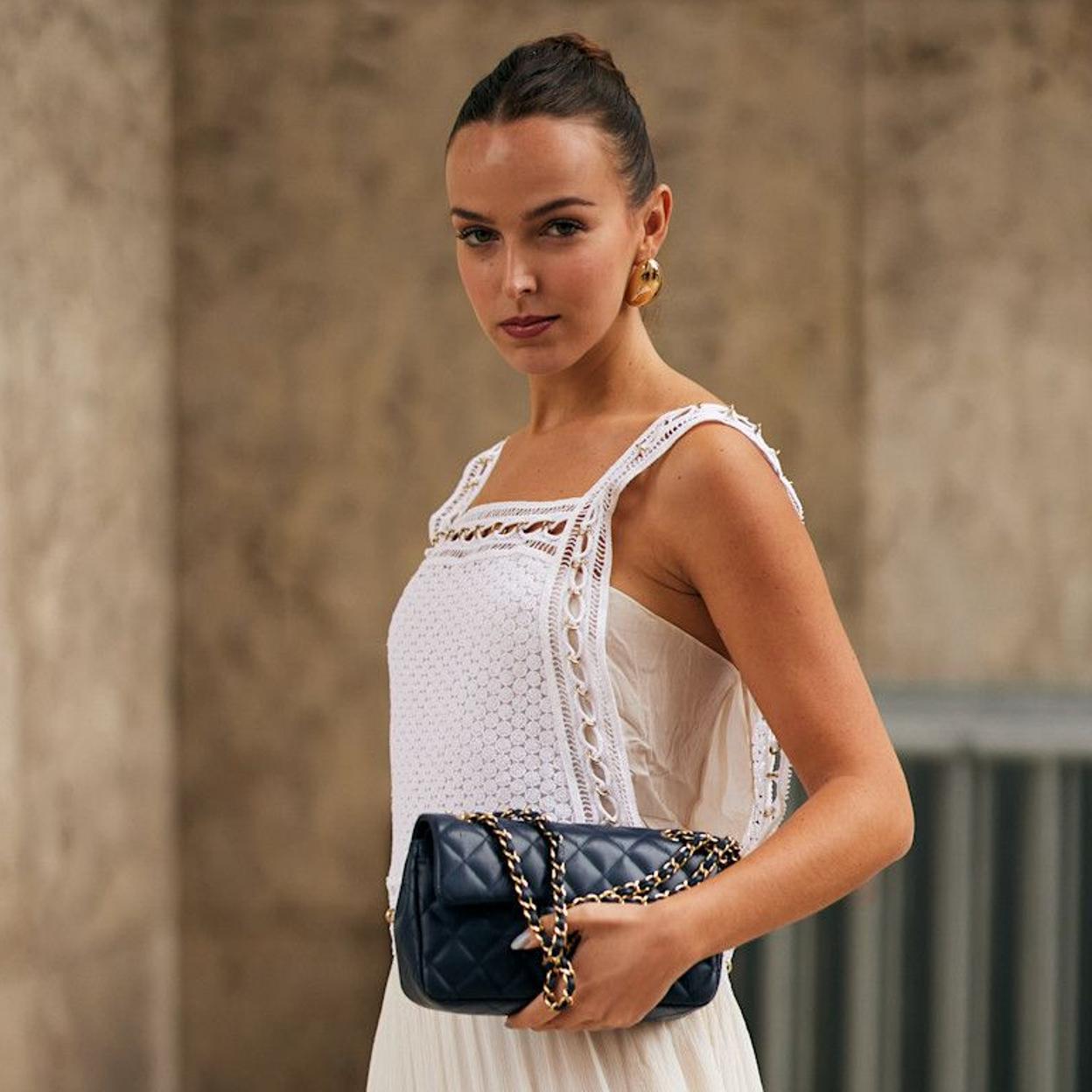 Influencer con piel al natural