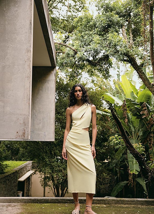 Imagen - Vestido asimétrico amarillo de Zara.