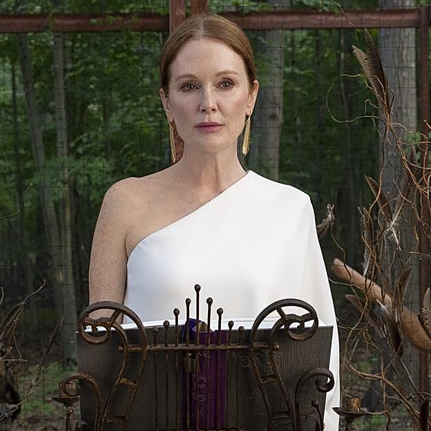 Así es Sirenas, la comedia dramática de Julianne Moore que arrasa en Netflix: todo sobre la serie del momento