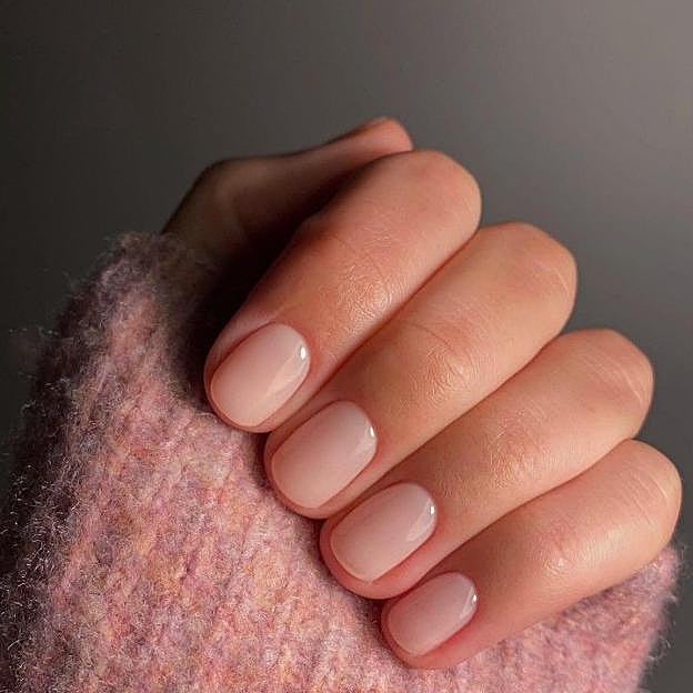 Uñas jabón en color beige