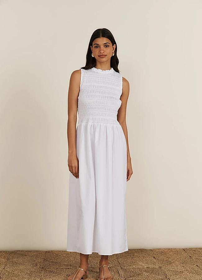 Imagen - Vestido fruncido en color blanco de María de la Orden.