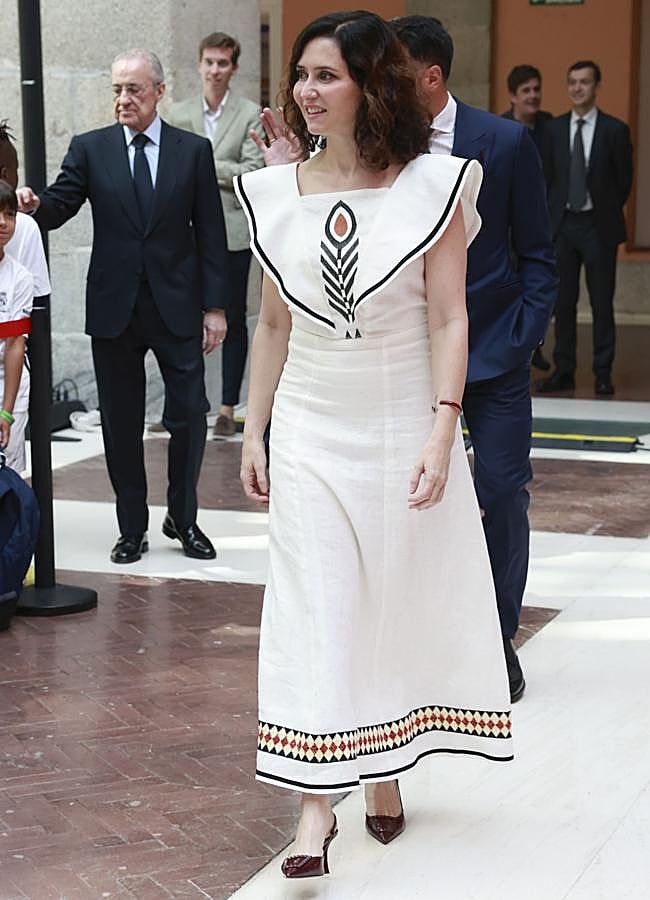 Imagen - Ayuso con un vestido de Panambi. / GTRES