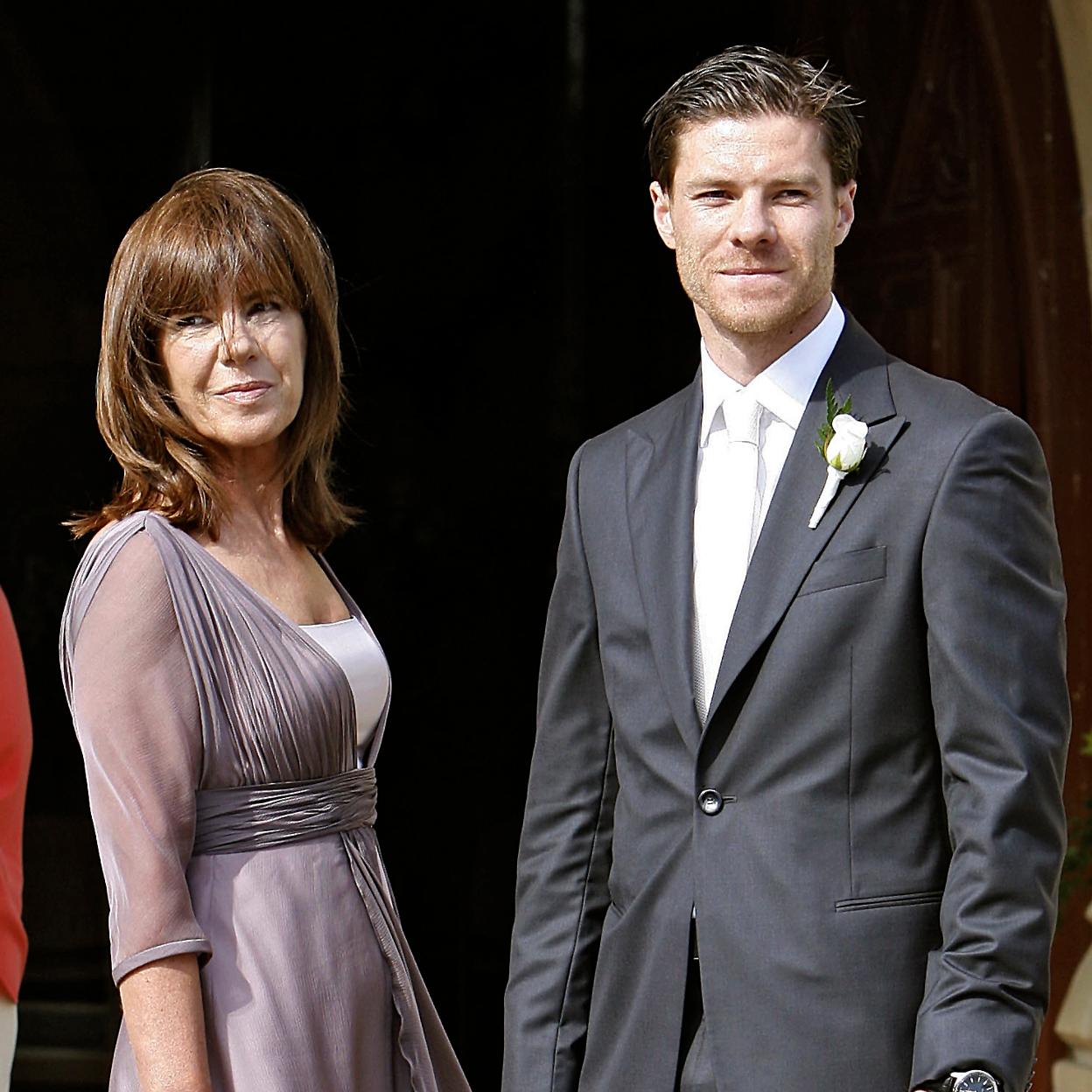 Xabi Alonso junto a su madre, el día de su boda. 