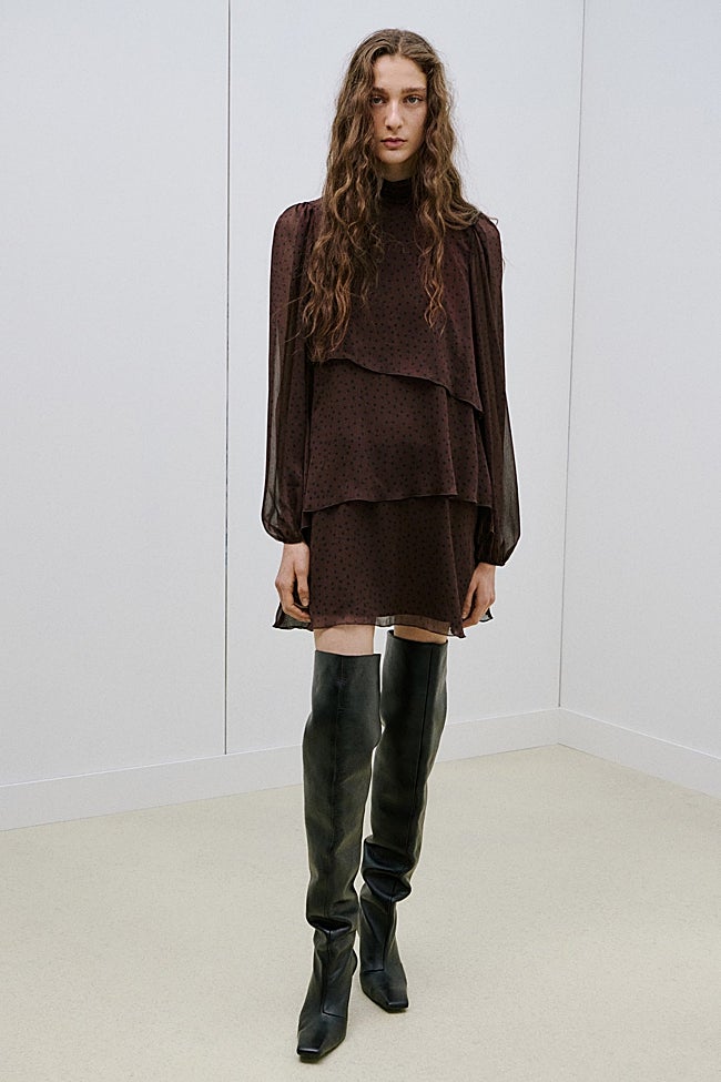 Vestido con volante de Mango (49,99 euros)