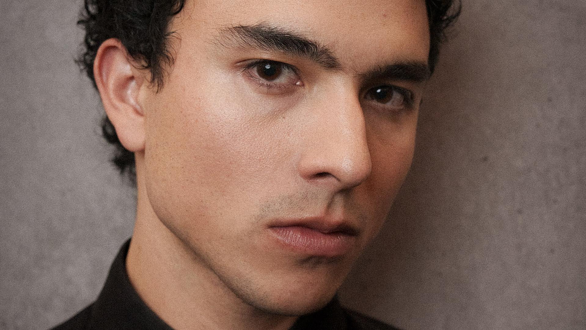 Sam Visser, Global Makeup Artist de YSL: «Lo único «tóxico» del maquillaje para mí es cuándo sigo comprando a pesar de que ya tengo muchísimo»