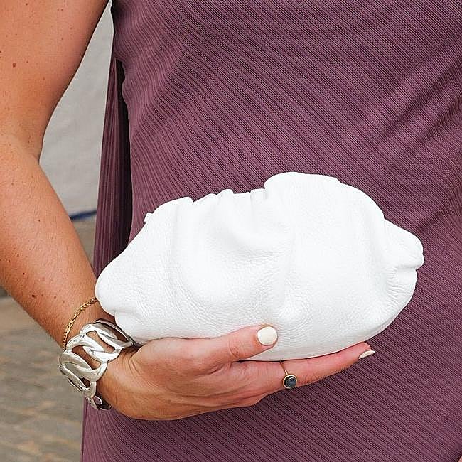 Clutch blanco de piel suave de Sorellas The Brand, 39,99 euros.