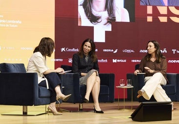 Ruth Díaz, directora general de Amazon para España y Portugal y vicepresidenta de Amazon Fashion Europa, y Pilar Crespo, responsable de Booking.com para España y Portugal