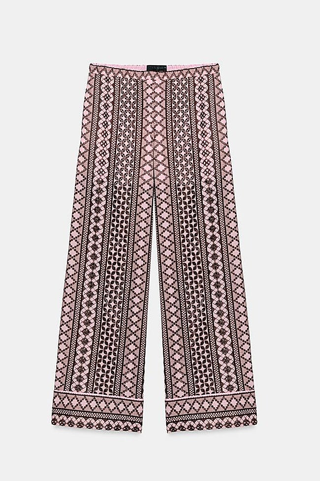 Pantalón estampado de Zara (23,99 euros)