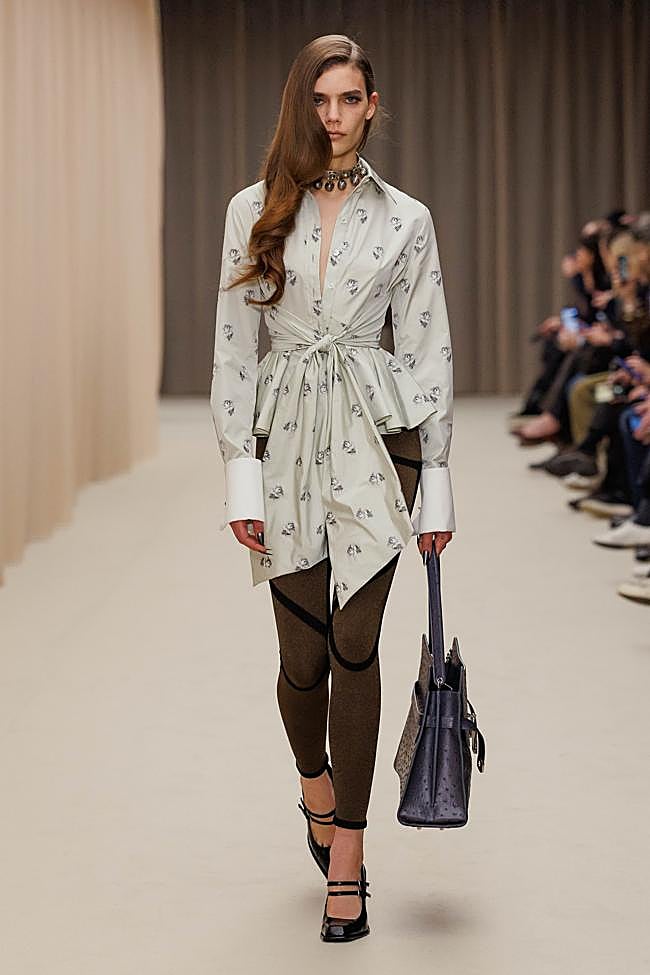 Desfile otoño-invierno 2026-2027 de Alexander McQueen