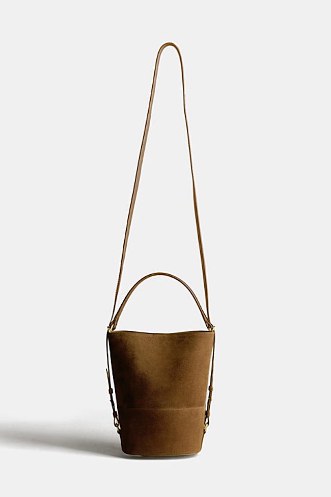 Bolso de ante de Sézane (240 euros)