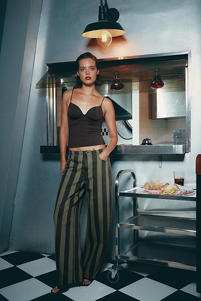 Top de tirantes + pantalón de rayas