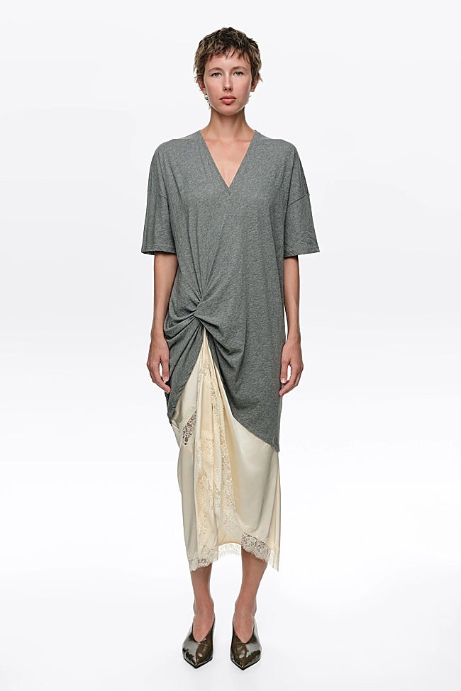 Vestido gris de Bimba & Lola (135 euros)