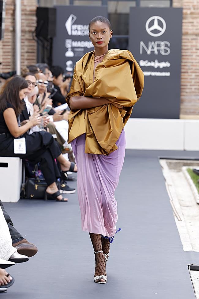Look de Ernesto Naranjo en Mercedes-Benz Fashion Week Madrid.