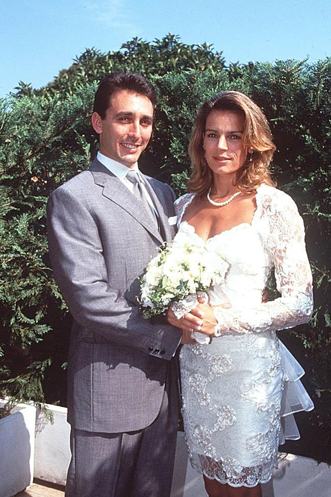 La boda de Estefanía de Mónaco y Daniel Ducruet fue una ceremonia civil.