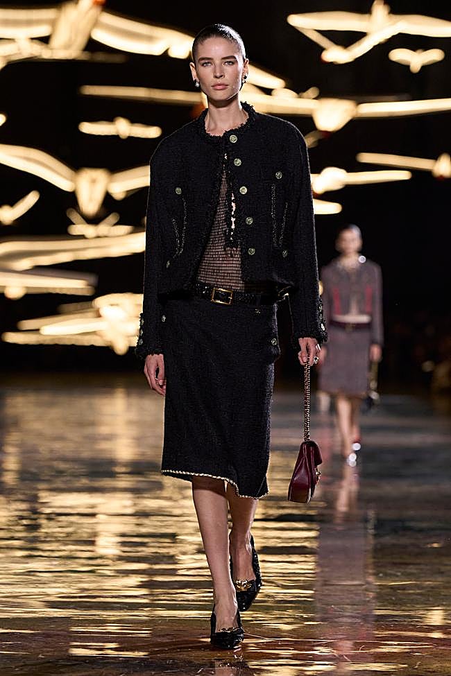 Look de Chanel durante la Semana de la Moda de París.