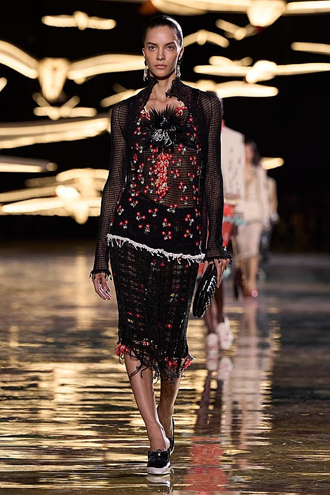 Look de Chanel durante la Semana de la Moda de París.