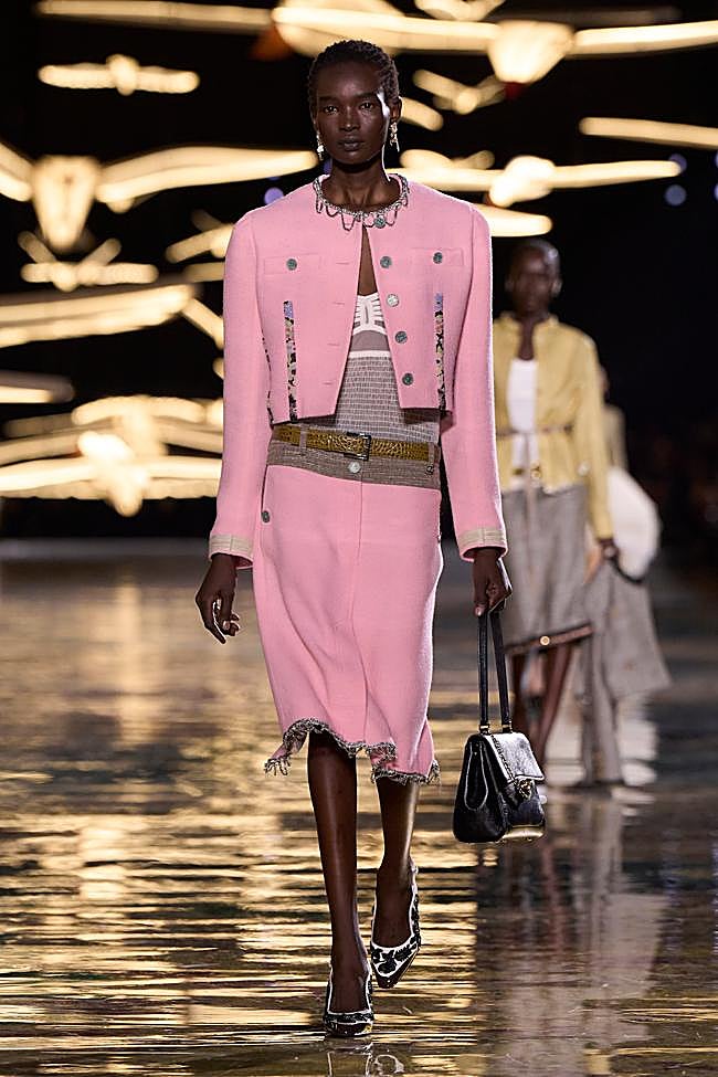 Look de Chanel durante la Semana de la Moda de París.