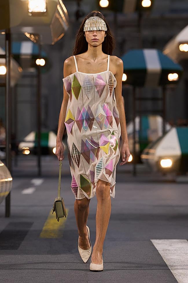 Look de Louis Vuitton durante la Semana de la Moda de París.