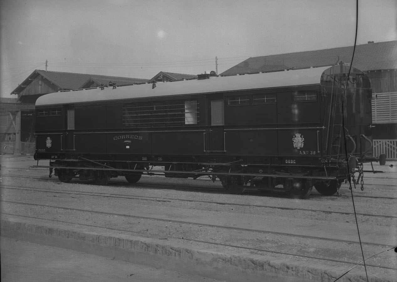 Furgón postal fabricado en los años 30 por la factoria vasca CAF.