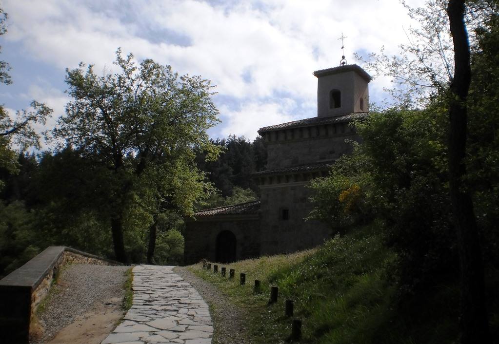 El cenobio de Suso al atardecer.