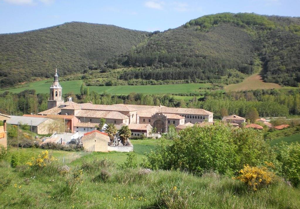 San Millán de la Cogolla desde la subida a Suso.