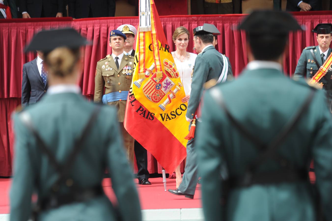La Reina preside un homenaje a la Guardia Civil en Vitoria