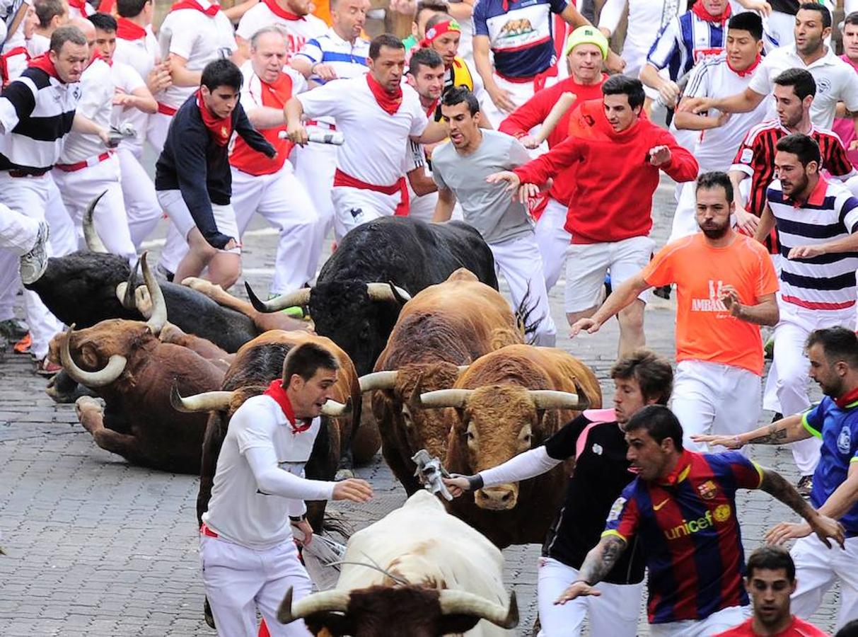 Quinto encierro de San Fermín rápido y limpio