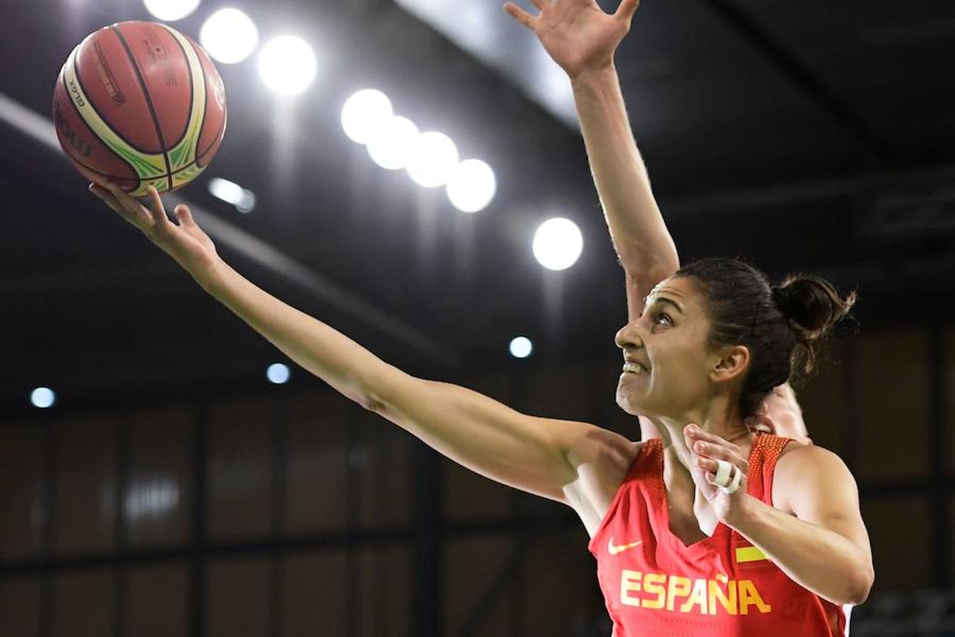 Las mejores imágenes del debut de España en baloncesto femenino