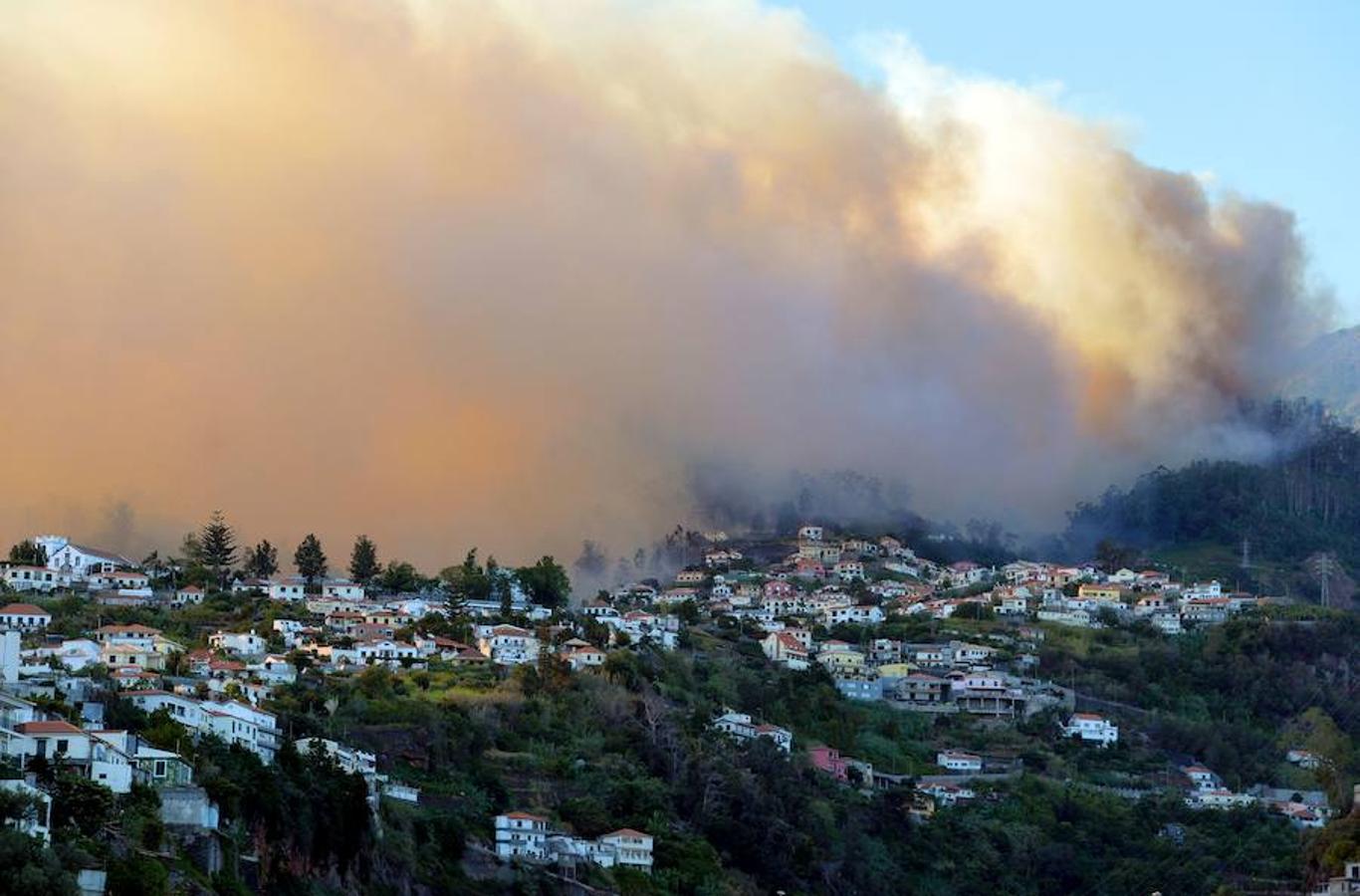 El fuego azota Madeira