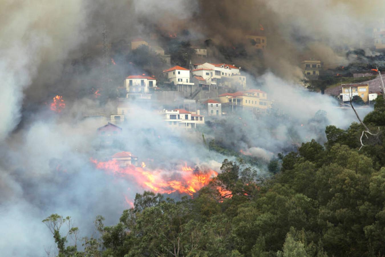 El fuego azota Madeira