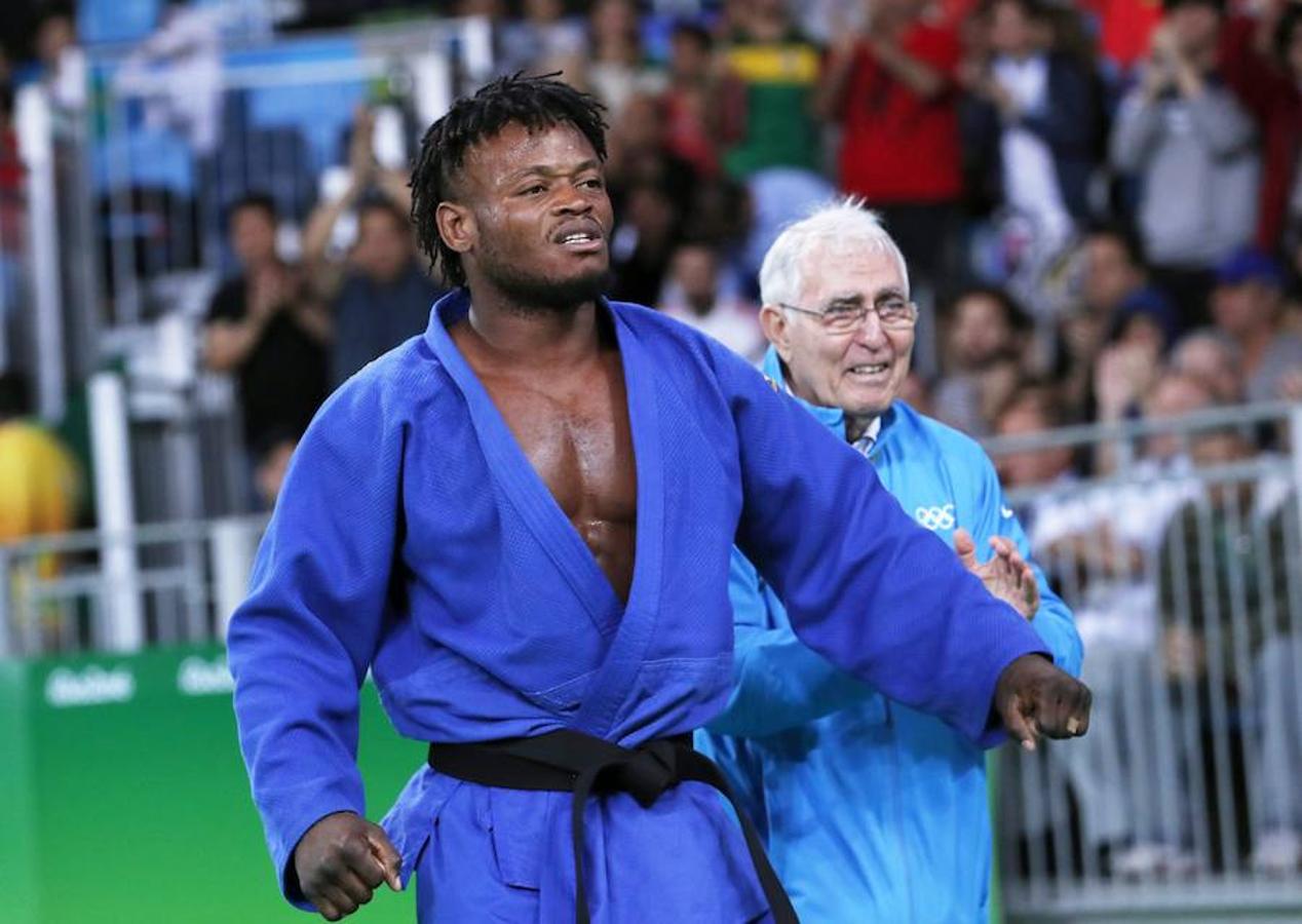 Las mejores imágenes de la victoria, en judo, del deportista refugiado Popole Misenga