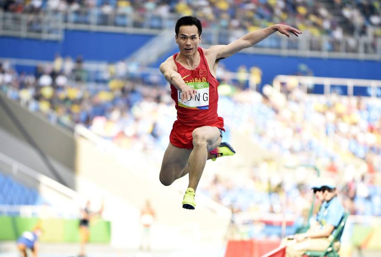 Los estadounidenses Taylor y Claye, hicieron oro y plata en salto de altura