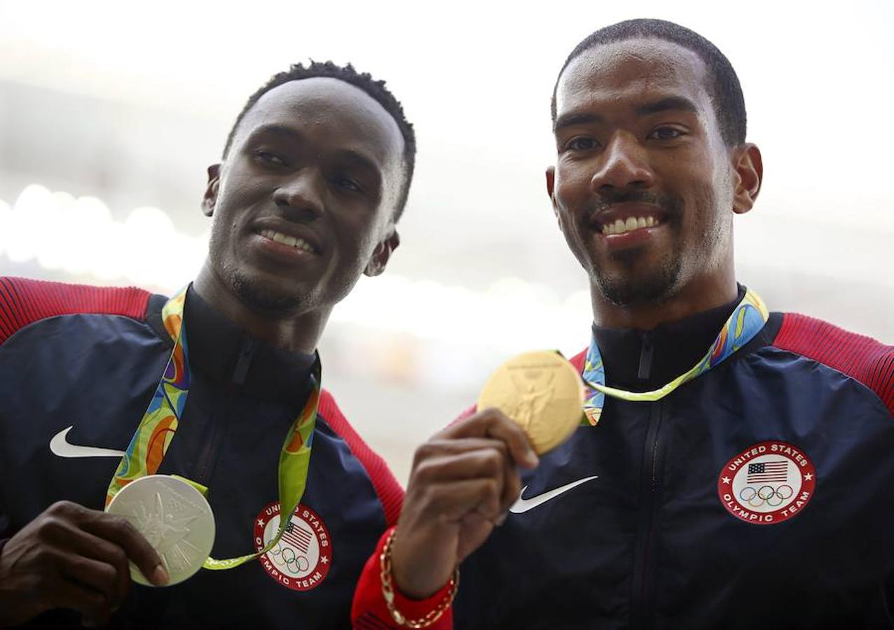 Los estadounidenses Taylor y Claye, hicieron oro y plata en salto de altura