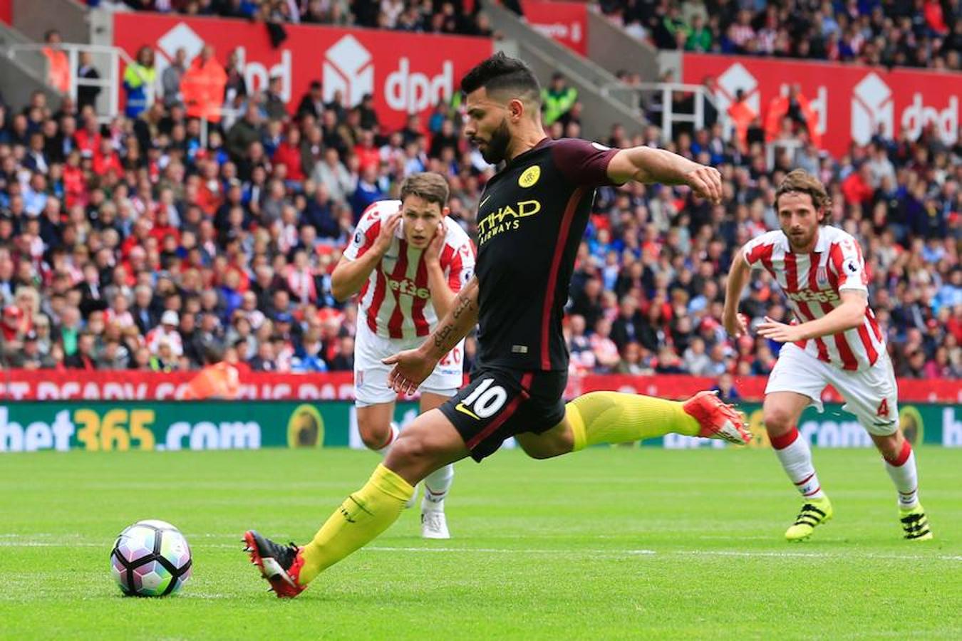 El Manchester City golea 4-1 al Stoke City