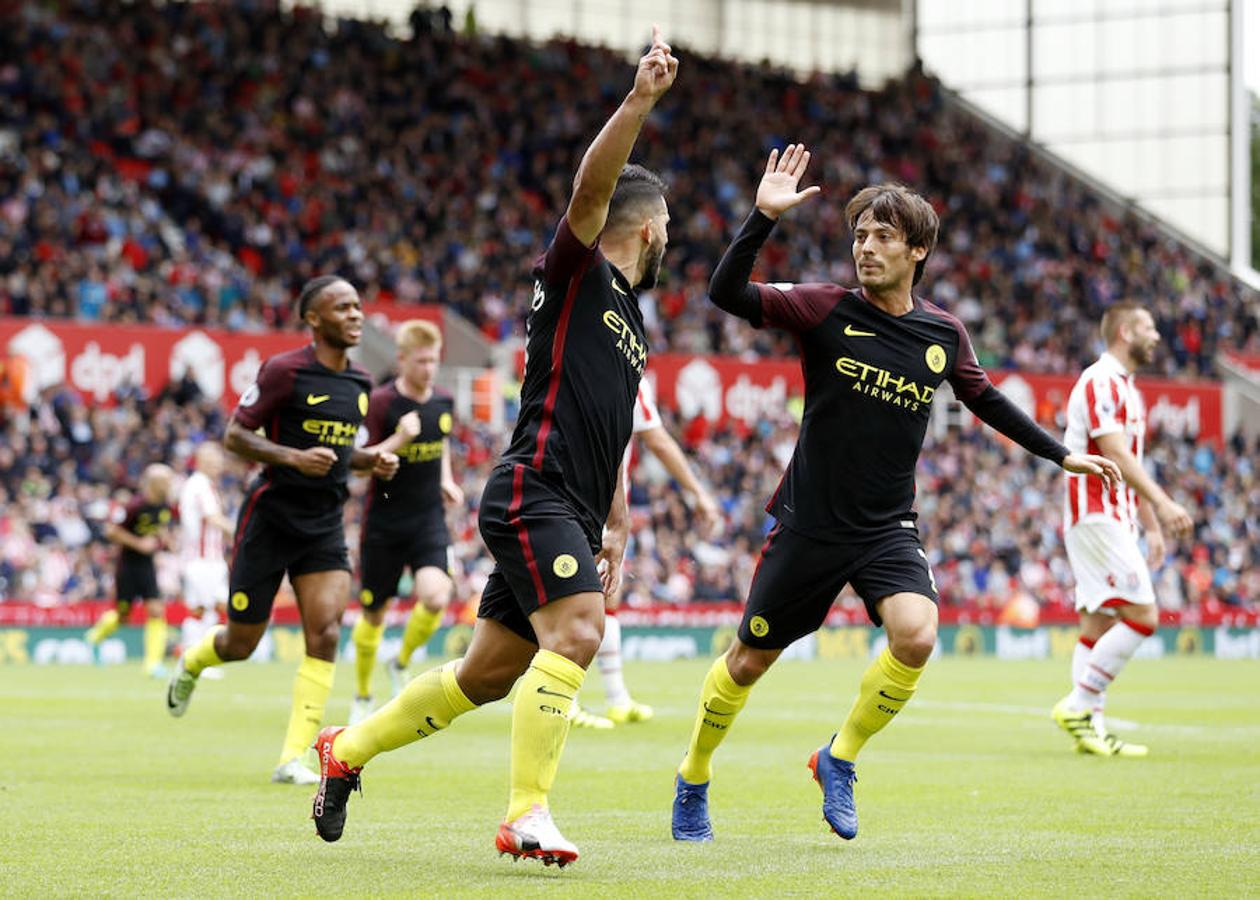 El Manchester City golea 4-1 al Stoke City