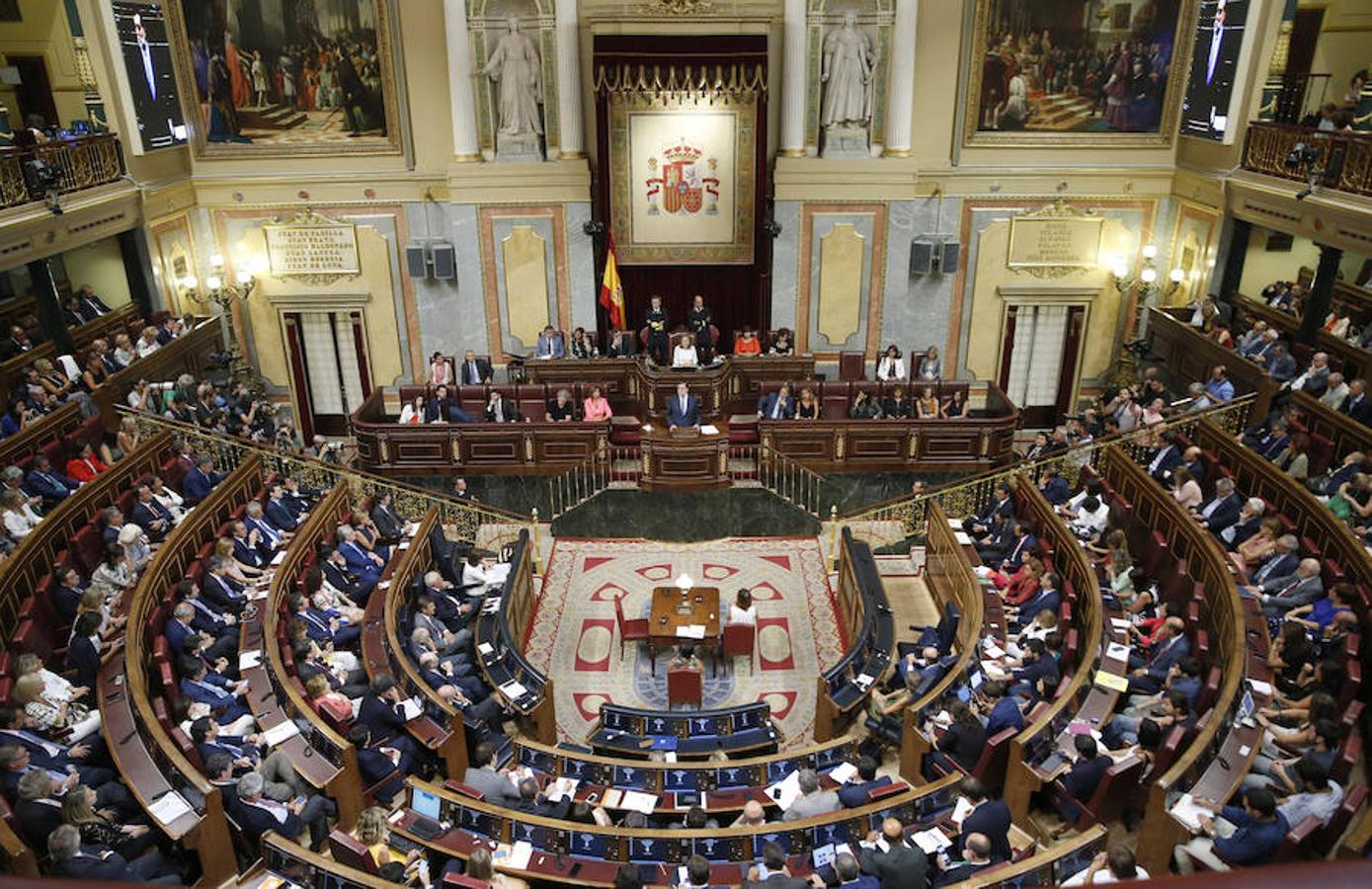 Vista general del hemiciclo durante la intervención del presidente del Gobierno en funciones, Mariano Rajoy (c), esta tarde en el Congreso de los Diputados.