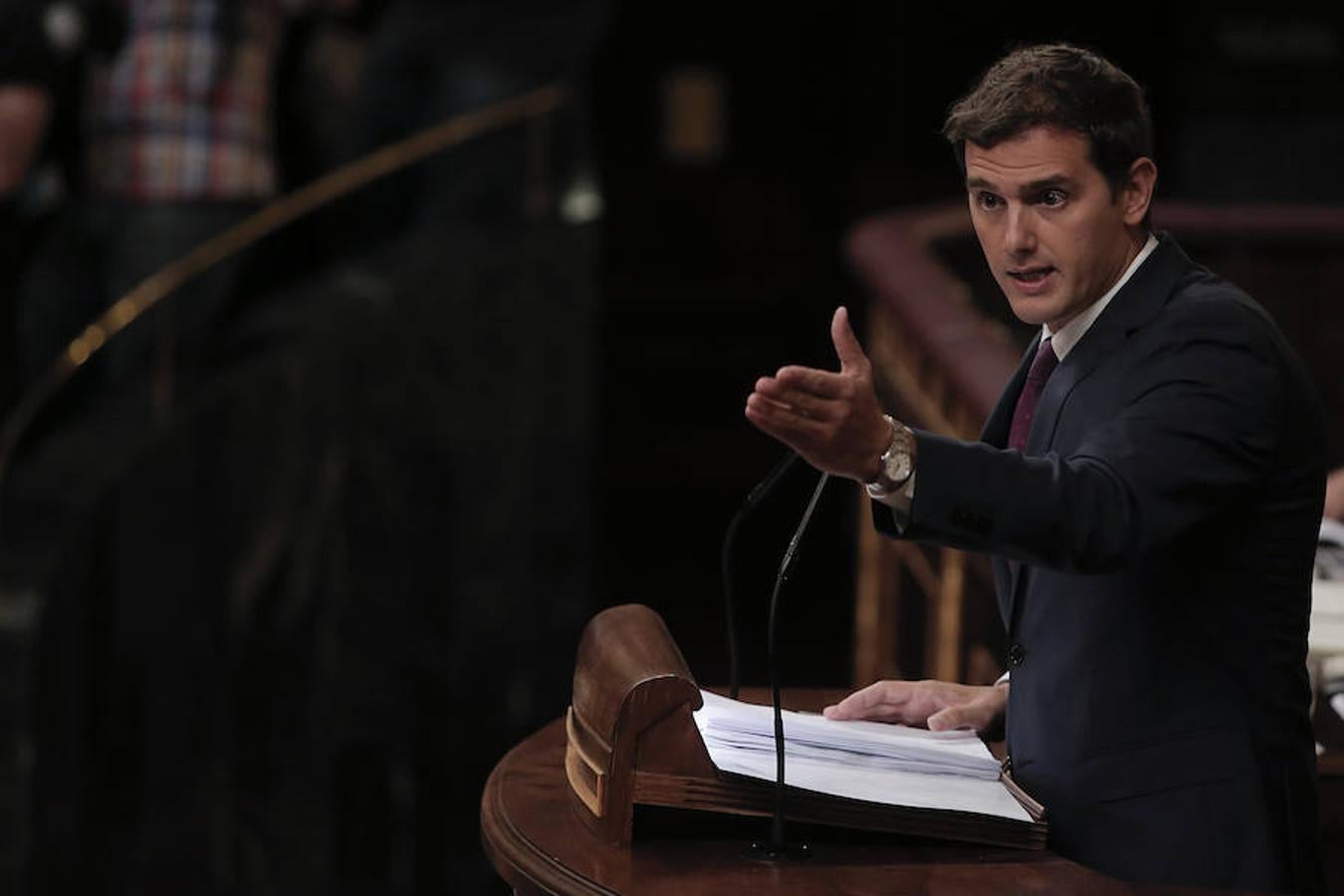 El líde de Ciudadanos, Albert Rivera, muestra su apoyo a la investidura tras el pacto entre los dos partidos políticos.