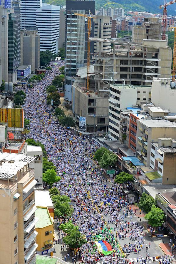 La oposición venezolana toma las calles de Caracas