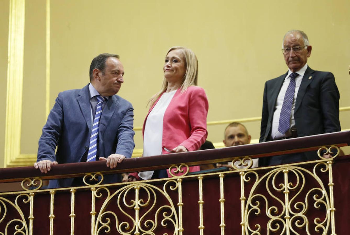 La presidente de la Comunidad de Madrid, Cristina Cifuentes, no se ha perdido la sesión de investidura.