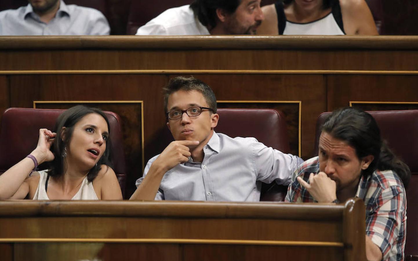Irene Montero, Iñigo Errejón y Pablo Iglesias, diputados por Podemos.