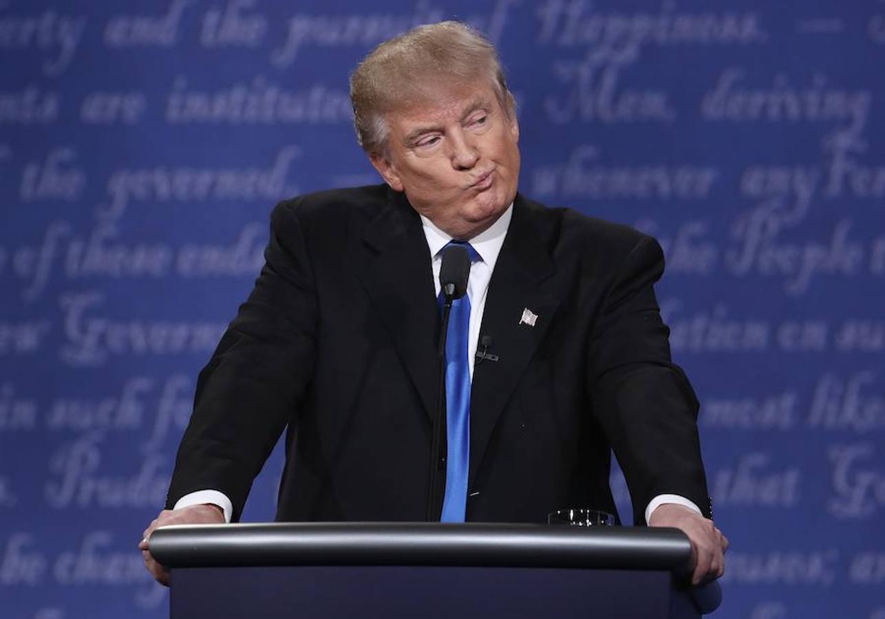 Trump, gesticulando durante el debate.