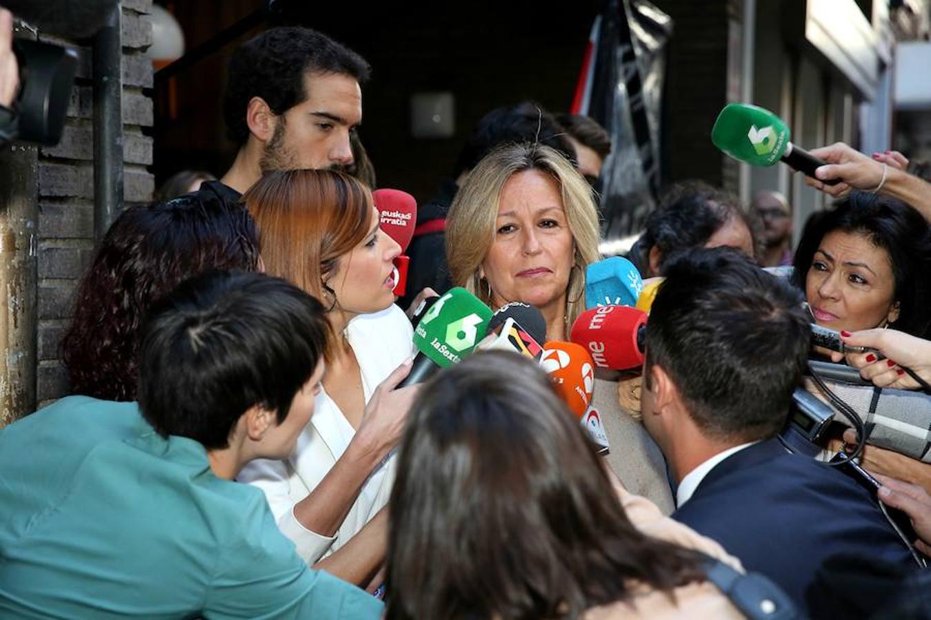 Trinidad Jiménez a su llegada a la sede del PSOE en la calle Ferraz.