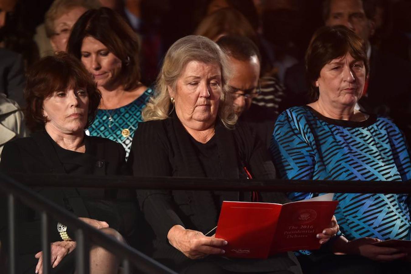 Kathleen Willey, Juanita Broaddrick y Kathy Shelton, mujeres que acusan a Bill Clinton de abusos sexuales.