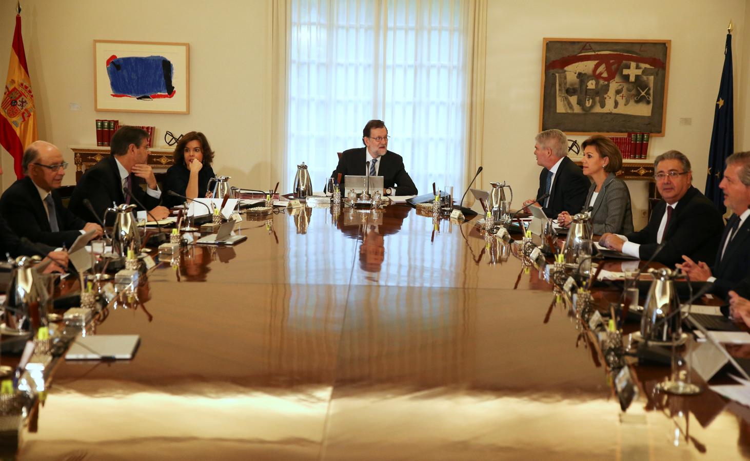 Reunión del primer Consejo de Ministros del nuevo gabinete.