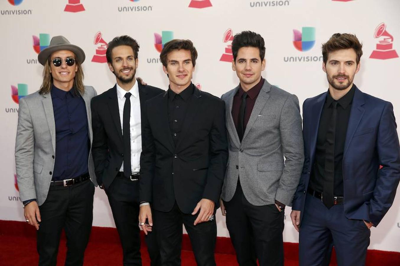 Los componentes de Dvicio, a su llegada a la gala.