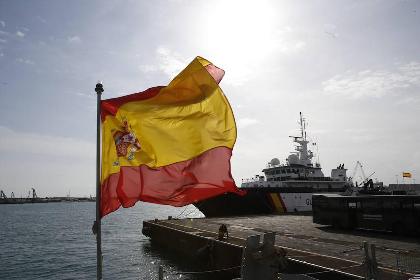 Cospedal visita a las tropas españolas destacadas en el Mediterráneo