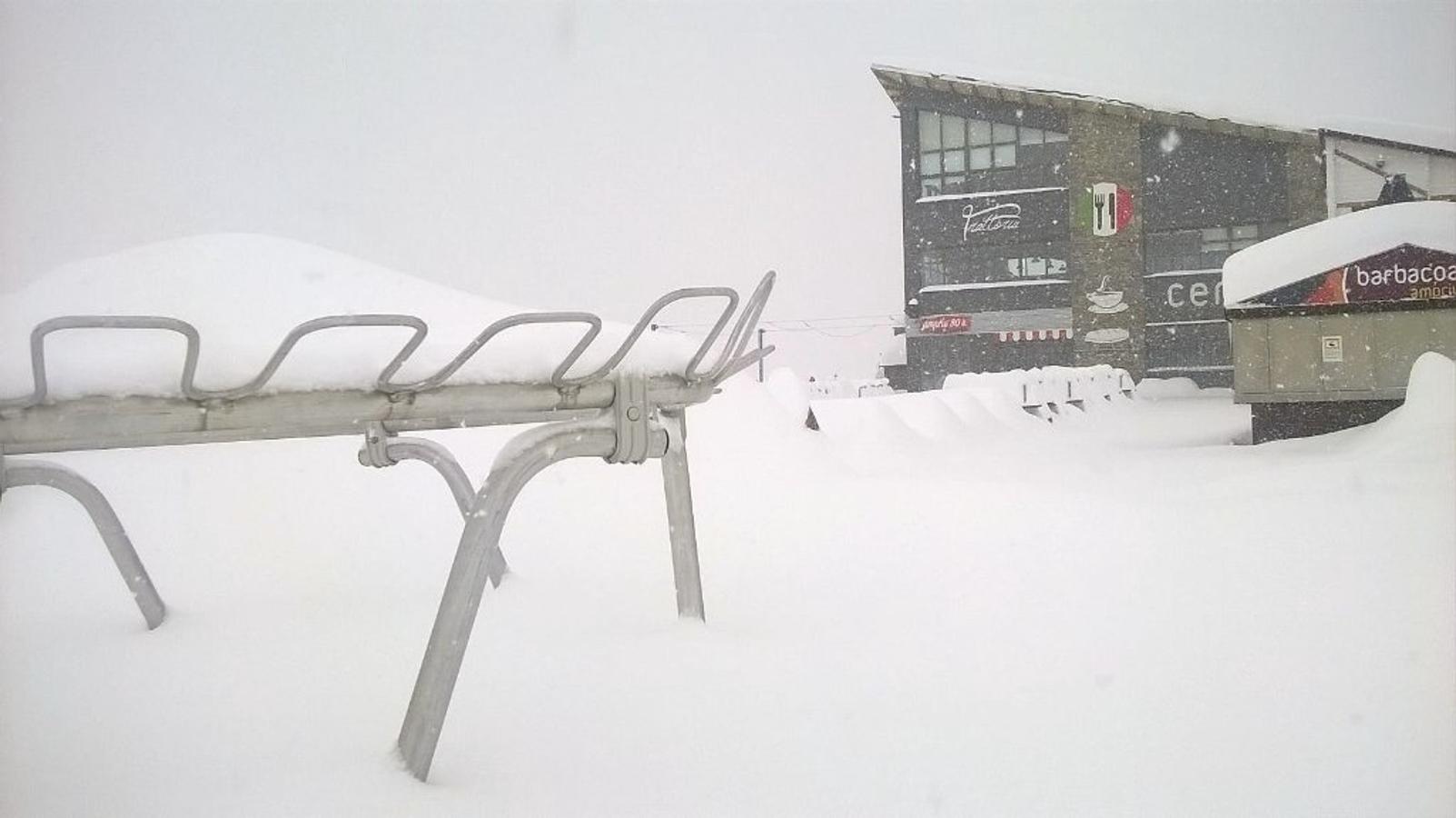 La nieve cubre el Pirineo aragonés