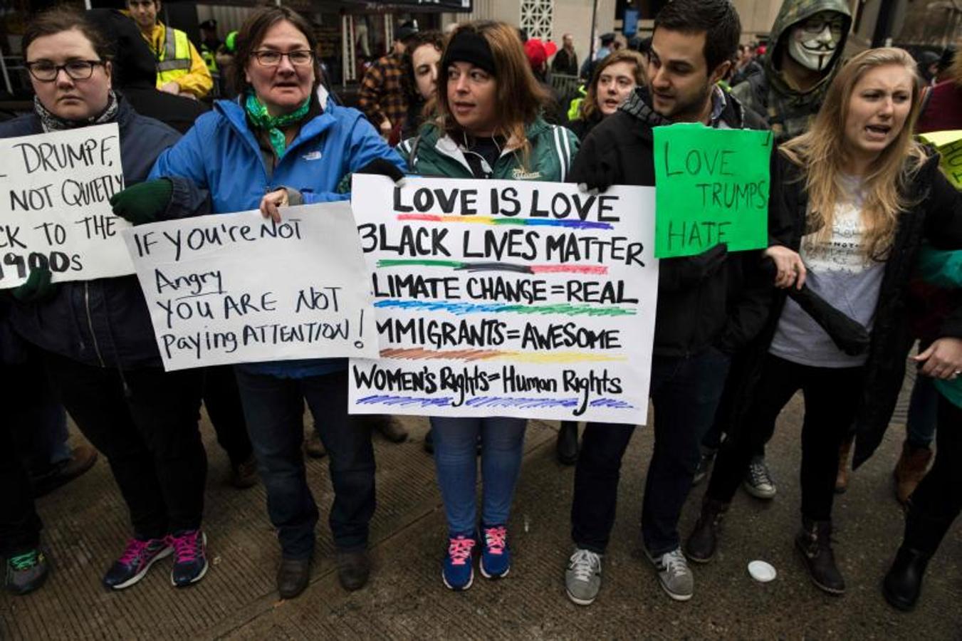 Los detractores de Trump salen a la calle